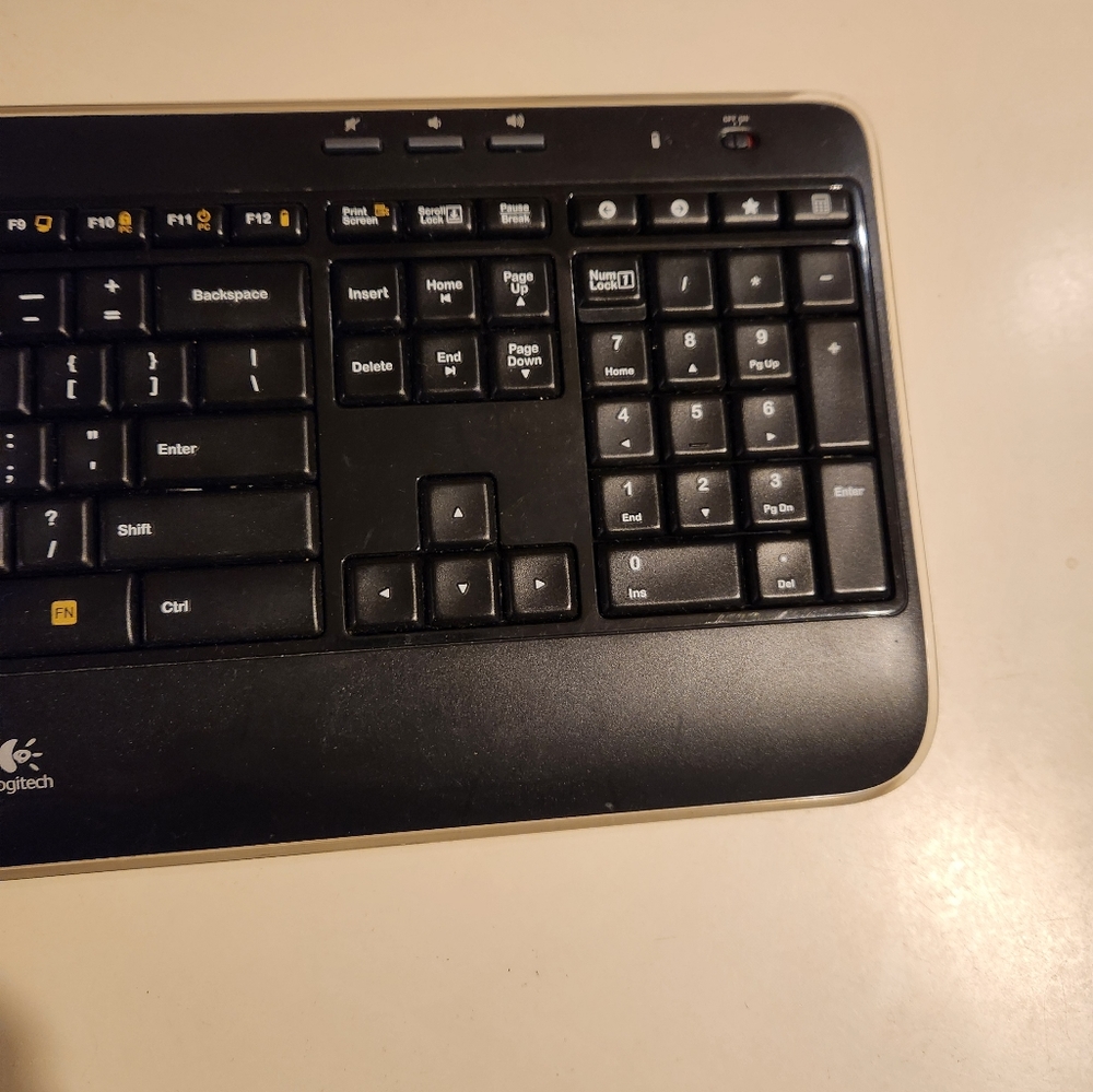 Logitech Wireless Keyboard - Picture 4 of 6